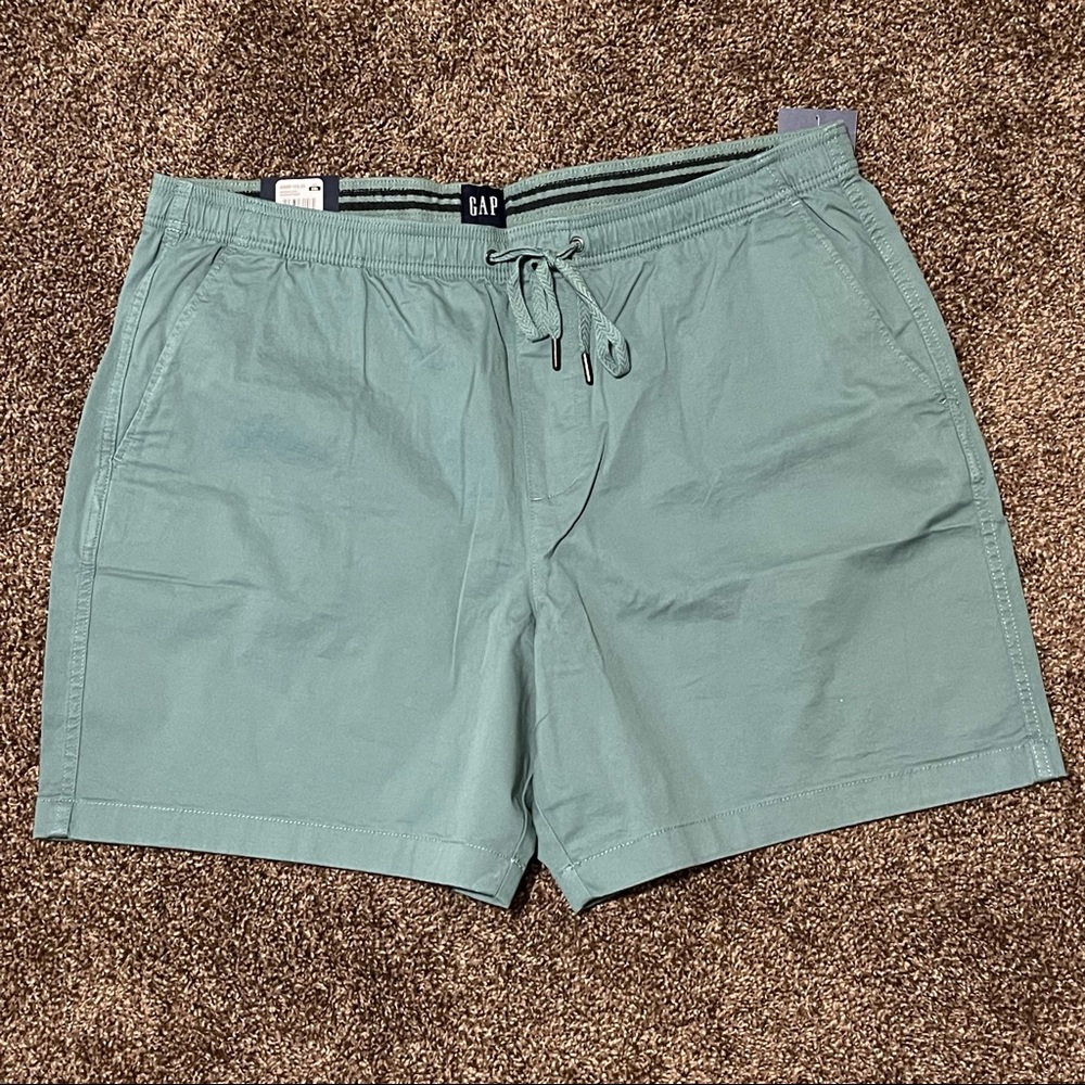 Gap pull on shorts XXL NWT